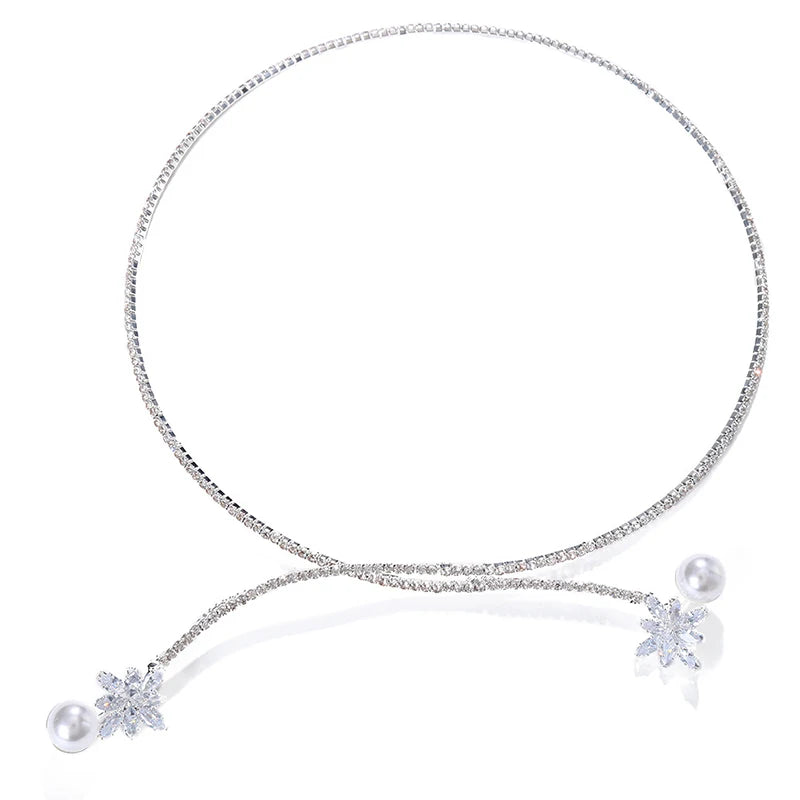 Halskette und Armband Set mit glänzenden Perlen und Strass für die Braut