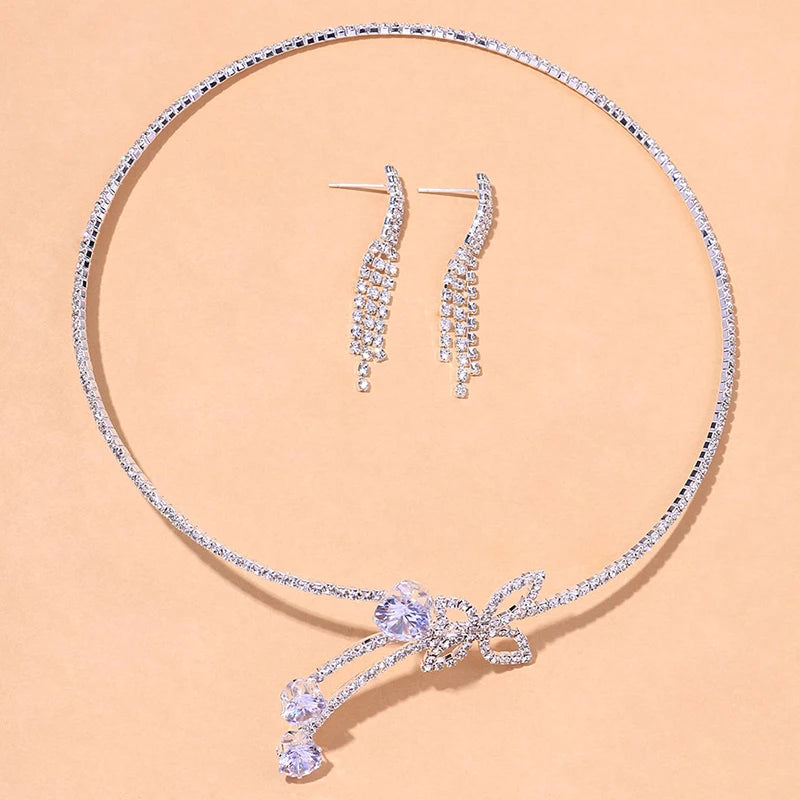 Halskette und Armband Set mit glänzenden Perlen und Strass für die Braut