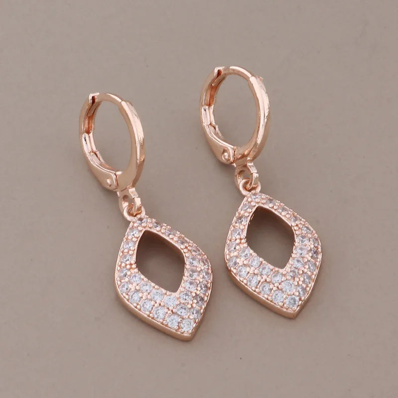Fashion Woman Unusual Earrings Luxus Hohe Qualität 585 Roségold Zirkon Set für Eleganz