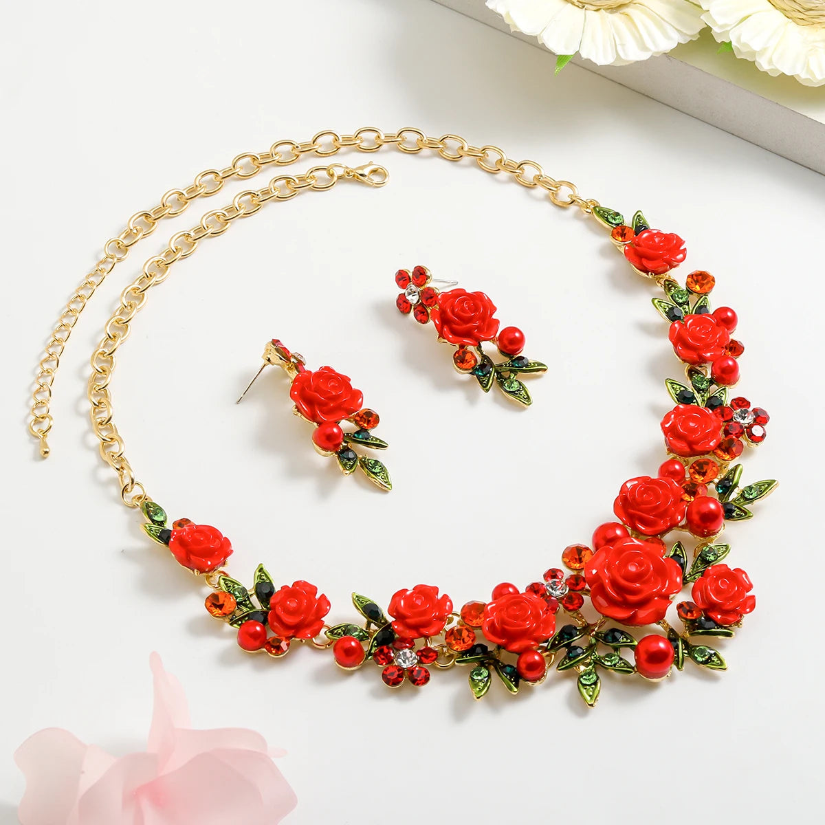 Blumen Schmuckset: Elegante Halskette und Ohrringe für festliche Anlässe