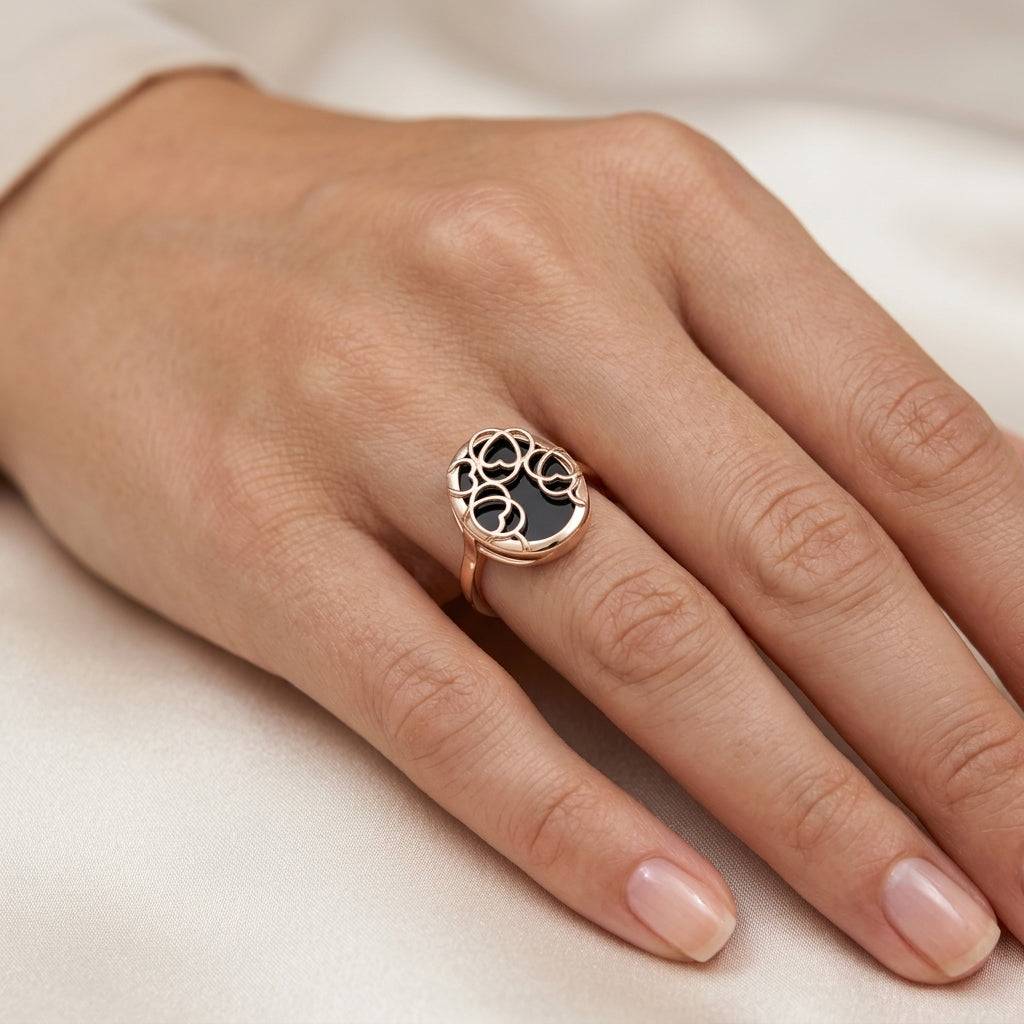 Ring Schwarz Oval 585 Roségold getragen