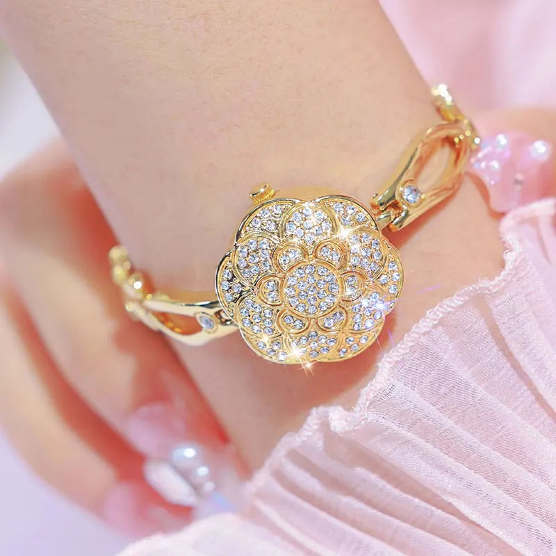 Luxus Damenuhr Blume Quarz Diamant Steinbesatz Design